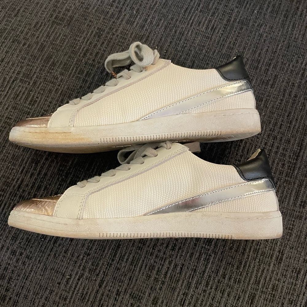 Dolce Vita Zina Sneakers - Picture 4 of 4